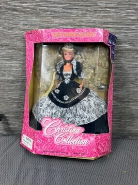 The Fashion Queen Christina Collection 11-1/2" Bendable Doll NEW